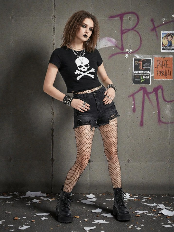 Skull Graphic Crop Tee